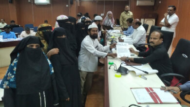 غریبوں کو مکانات نہ ملنے پر آواز تنظیم کا کلکٹر سے رجوع