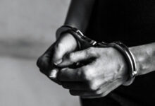 شیر کے ناخن اوردیگر اشیاضبط۔دومشتبہ اسمگلرس گرفتار، ڈی آرآئی کی کارروائی