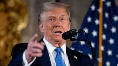 سپریم کورٹ کے فیصلے کے بعد صدر ٹرمپ کا عالمی ٹیرف بڑھا کر 15 فیصد کرنے کا اعلان