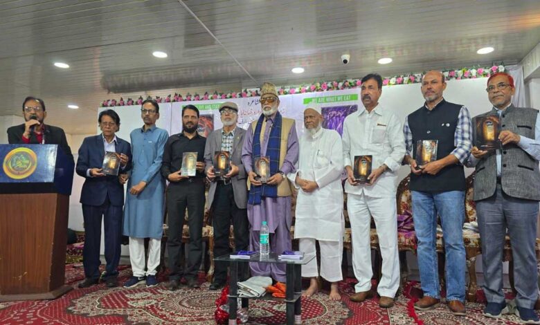 ریاستوں اور زمینوں کی تقسیم  سے دل  تقسیم نہین ہوتے۔