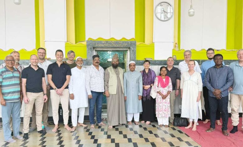 اولیاء اللہ کے آستانے امن و سلامتی، یکجہتی اور بھائی چارہ کے مراکز،ہنری مارٹن انسٹیٹیوٹ کے غیر ملکی طلباء کا دورہ درگاہ حضرت برہنہ شاہؒ