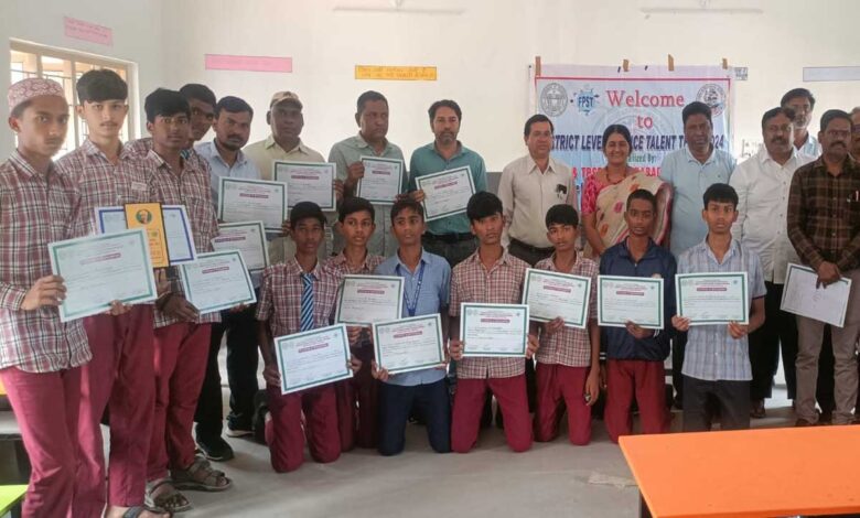 گورنمنٹ بوائز ہائی سکول سلطان بازار میں ضلعی سطح پر سائنس ٹیلنٹ ٹیسٹ کاانعقاد