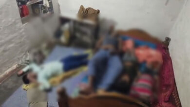 موٹر سائیکل کے دھوئیں سے دم گھٹنے کے باعث تین بہن بھائیوں سمیت چار افراد ہلاک