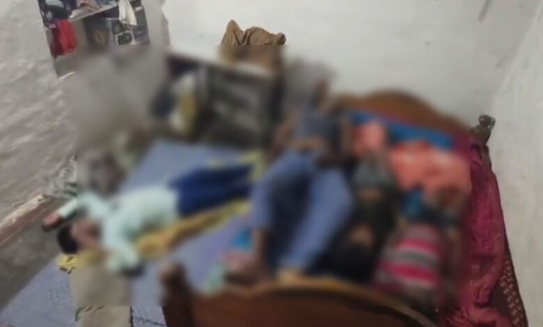 موٹر سائیکل کے دھوئیں سے دم گھٹنے کے باعث تین بہن بھائیوں سمیت چار افراد ہلاک