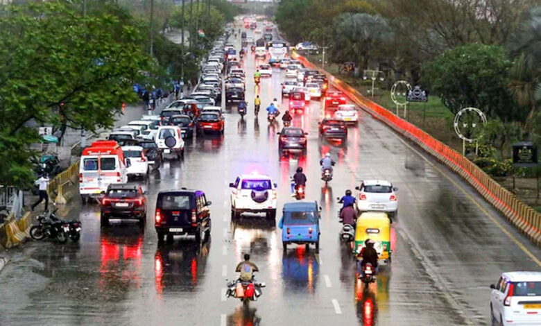 نئی دہلی-این سی آر میں طوفانی موسم سے نظامِ زندگی متاثر، اورنج الرٹ جاری