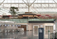 حیدرآباد ہوائی اڈے نے اسکائی ٹریکس 2026 میں پانچویں بار 'بہترین ہوائی اڈے کا عملہ' کا ایوارڈ جیتا