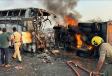 آندھرا پردیش میں بس میں آگ لگنے سے 13 مسافر زندہ جل گئے