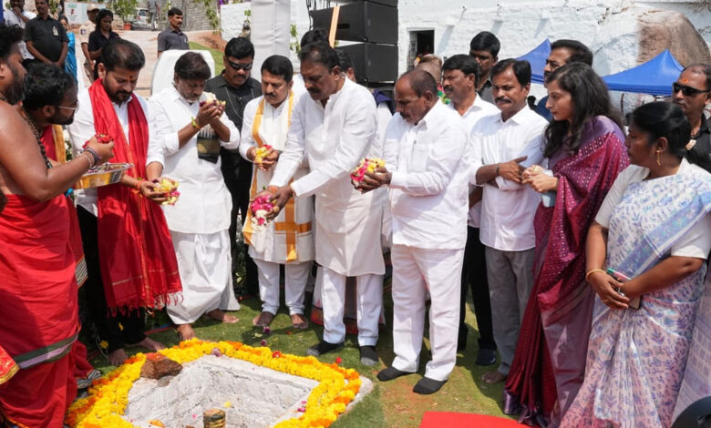 تلنگانہ کے وزیر اعلیٰ نے منچیروولا میں مندر کی تعمیر نو کا سنگِ بنیاد رکھا