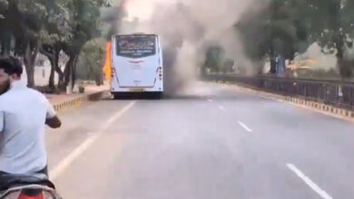 پرائیویٹ ٹراویلس کی بس اچانک شعلہ پوش