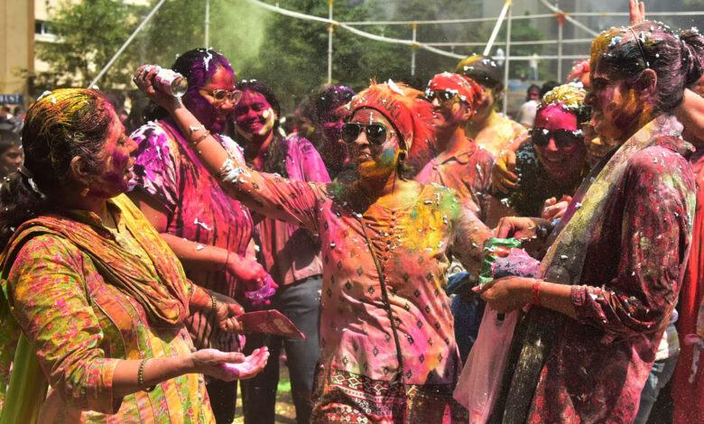 حیدرآباد سمیت تلنگانہ بھر میں رنگوں کا جشن، پولیس کی جانب سے خصوصی ہدایات جاری