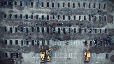 ایرانی وزیر خارجہ نے امریکی حملے میں شہید 160 طالبات کی قبروں کی تصویر شئیر کردی