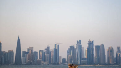 قطر، دوحہ میں امریکی سفارت خانے کے قریب رہنے والے لوگوں کو دوسری جگہ منتقل کر رہا ہے