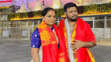 کویتا نے تروملا میں پوجا کی ،ایک نئی سیاسی پارٹی بنانے کا دیا اشارہ