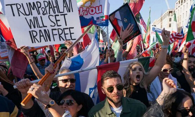 خامنہ ای کی موت کے بعد امریکہ میں احتجاج اور جشن