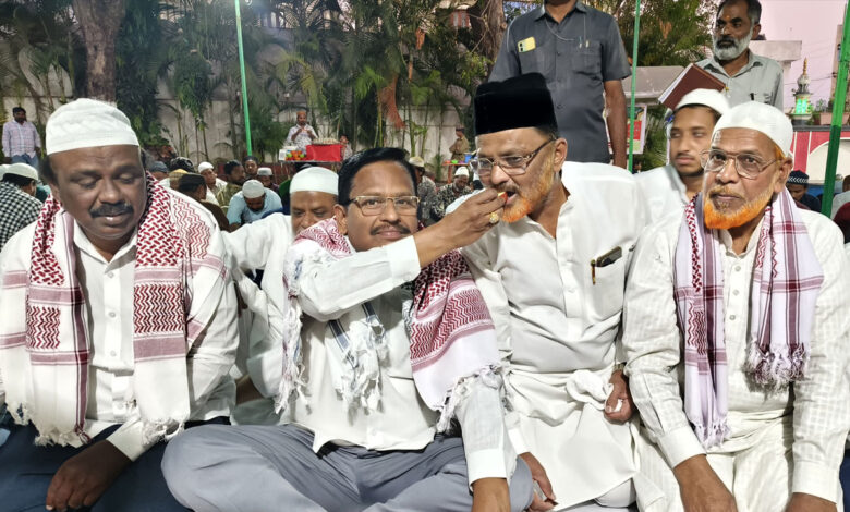 محبوب نگر میں جامع مسجد میں دعوتِ افطار، مسلم کارپوریٹرس کی تہنیتی تقریب میں رکن اسمبلی اینم سرینواس ریڈی کی شرکت