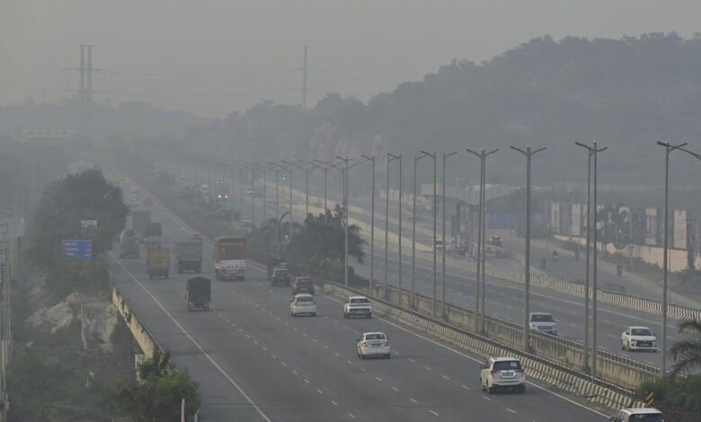 اے پی اور تلنگانہ میں کئی مقامات پر کہر، گاڑی سواروں کو مشکلات