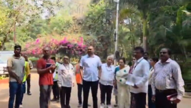 جی ایچ ایم سی کمشنر کا اندرا پارک کا اچانک دورہ: تعمیراتی ملبہ صاف کرنے اور بچوں کے پلے ایریا کی مرمت کی ہدایت