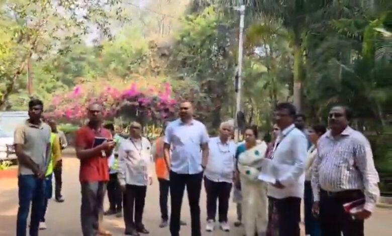 جی ایچ ایم سی کمشنر کا اندرا پارک کا اچانک دورہ: تعمیراتی ملبہ صاف کرنے اور بچوں کے پلے ایریا کی مرمت کی ہدایت