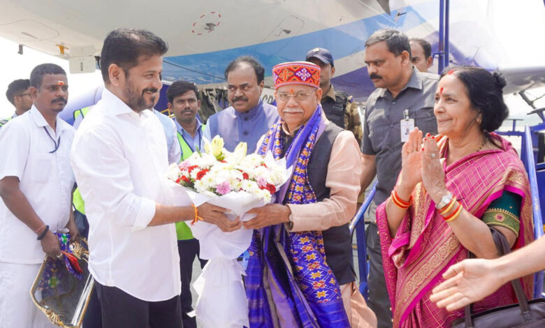 تلنگانہ کے نئے گورنر کی آمد۔ ایرپورٹ پر استقبال