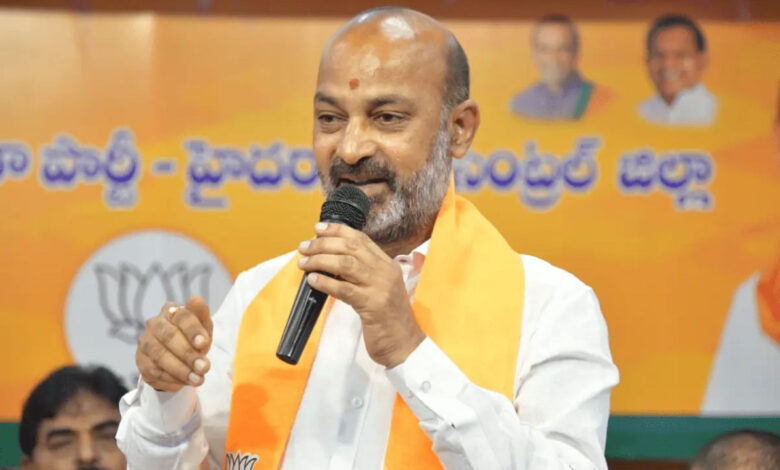 تلنگانہ میں پٹرول اور ڈیزل کی کوئی کمی نہیں: بنڈی سنجے