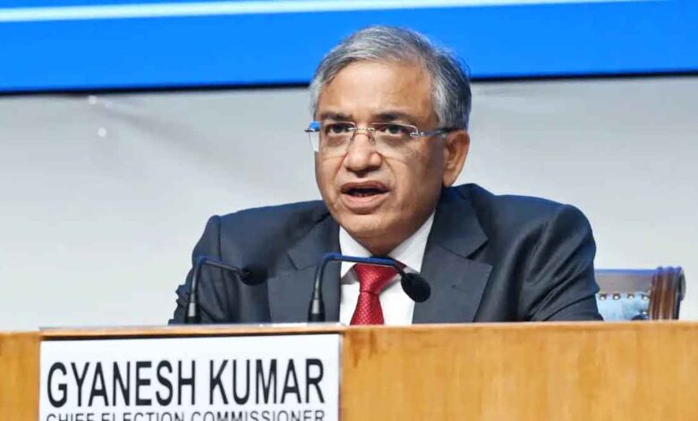 چیف الیکشن کمشنر کو ہٹانے اپوزیشن ارکان پارلیمنٹ کی نوٹس