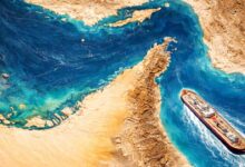 آبنائے ہرمز سے گزرنے والے جہازوں پر ٹیکس عائد کرنے پر ایران کا غور، عالمی تجارت متاثر ہونے کا خدشہ