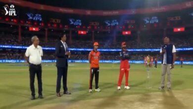 آر سی بی نے ٹاس جیت کر پہلے فیلڈنگ کا فیصلہ کیا