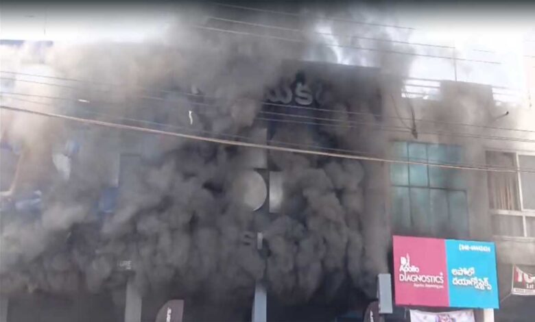 بوئن پلی میں چشمے کی دکان میں خوفناک آتشزدگی