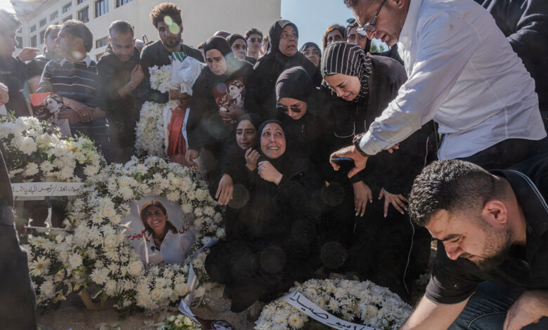 لبنان میں اسرائیلی حملے میں شہید خاتون صحافی کی نماز جنازہ ادا