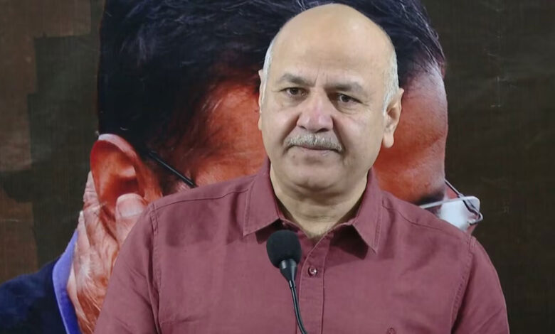 منیش سسودیا نے بھی جسٹس سوارن کانتا کی عدالت میں پیش ہونے سے انکار کر دیا