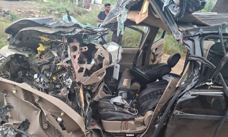 لکھنؤ۔دہلی ہائی وے پر سڑک حادثہ ،پانچ افراد کی موت