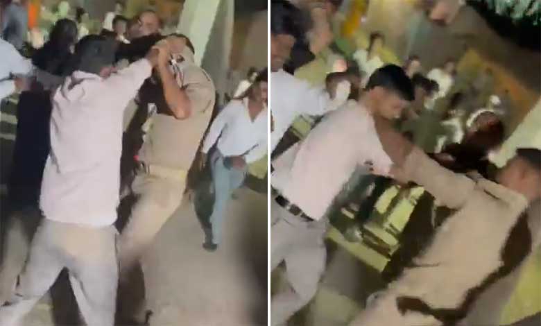 باراتیوں کا ہنگامہ، مشتعل بھیڑ نے پولیس عہدیداروں کو دوڑا دوڑا کر پیٹا گیا (ویڈیو)