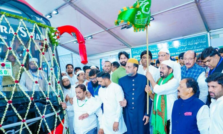 تلنگانہ حکومت کا بڑا دل، حج عازمین کیلئے اضافی خرچ برداشت کرکے دل جیتنے کی کامیاب حکمتِ عملی