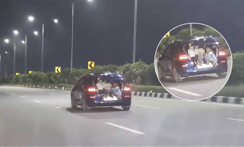 حیدرآباد: آؤٹر رنگ روڈ پر خطرناک سفر، کار کی ڈگی میں بچوں کو بٹھا کر تیز رفتاری سے ڈرائیونگ