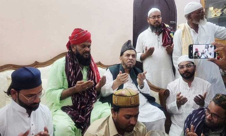 وارث سرکاروطن ؒ مولانا پیر نقشبندی سے ڈاکٹر ذاکر شاہ افتخاری کی 25رکنی وفد کے ہمراہ روحانی ملاقات