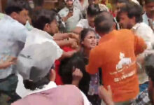 مظفر نگر میں مسلم نوجوان اور ہندو خاتون پر مبینہ حملہ (ویڈیو وائرل)