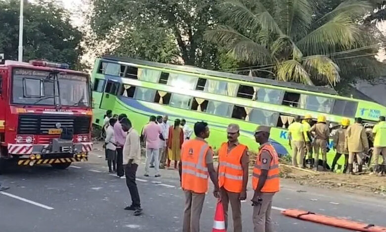تمل ناڈو میں دو بسوں کی ٹکر سے پانچ افراد ہلاک، 42 زخمی