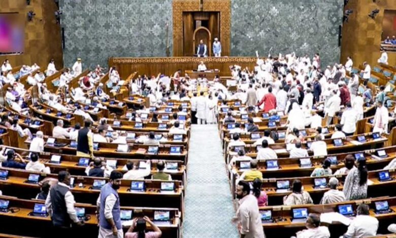 پیپر لیک پر راجیہ سبھا میں اپوزیشن کا ہنگامہ، کارروائی دن بھر کے لیے ملتوی