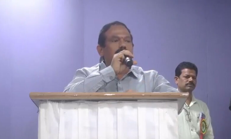 محبوب آباد کانگریس ایم ایل اے مرلی نائک کے ریمارکس پر تنازع، گمّونور کے عوام میں ناراضگی