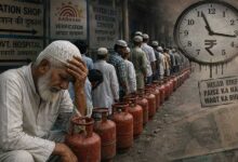 ہندوستان کی نہ ختم ہونے والی قطاریں : غریب کے قت پر خاموش ٹیکس