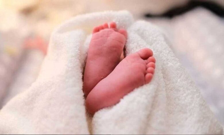 غربت یا سنگ دلی؟ والدین نے ڈیڑھ لاکھ میں بچہ فروخت کردیا