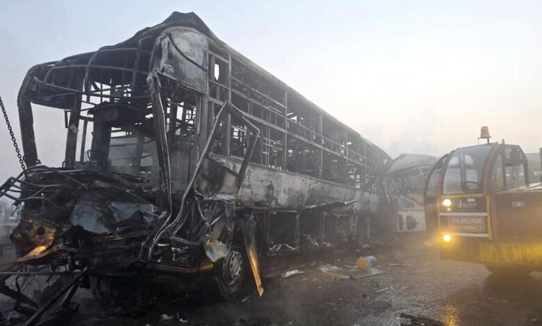 یمنا ایکسپریس وے : بس میں آگ لگنے سے 9 افراد زندہ جلے