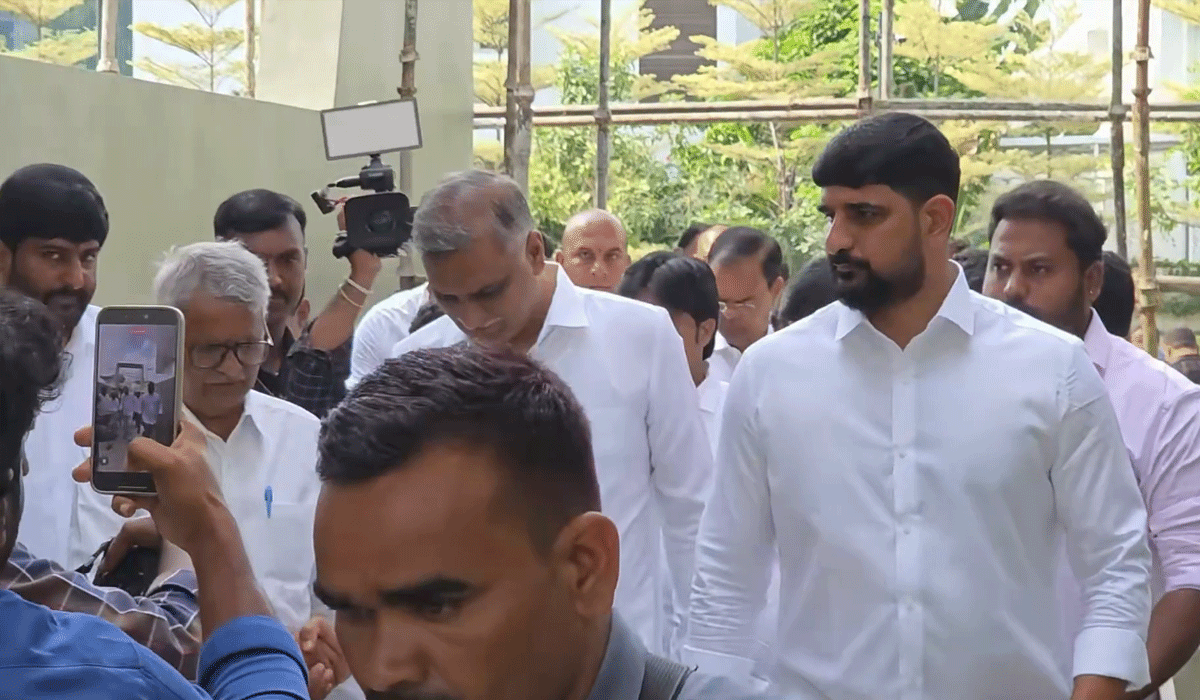 اسمبلی سے معطلی کے بعد کے ٹی آر کی بی آر ایس ارکان کے ساتھ ناشتے پر ملاقات