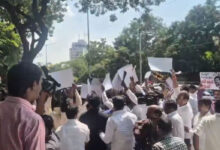 ای ڈی دفتر کے باہر بی آر ایس کا احتجاج، پوگولیٹی کے خلاف کارروائی کا مطالبہ