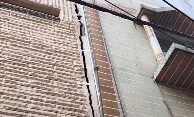 عمارت میں اچانک جھکاؤ، گاندھی نگر کے مکینوں میں تشویش