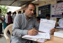 زندہ شخص کا نام ڈیتھ زمرہ میں شامل، ووٹر لسٹ میں نام بحال کرانے کیلئے کیا کریں؟