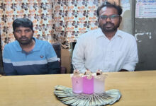 تلنگانہ ACB کی کارروائی، ریونیو انسپکٹر اور ایک شخص 15 ہزار روپے رشوت لیتے گرفتار