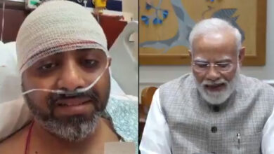 وزیراعظم مودی کی فلائی دبئی کے کیپٹن سمت مچھر سے ویڈیو کال پر بات، بہادری کو سراہا