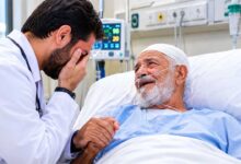 اللہ کی نعمتوں کا احساس 78 سالہ بزرگ کی بات سن کر ڈاکٹر کی آنکھوں میں بھی آنسو آگئے