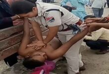 ایک لمحہ کی تاخیر پڑ سکتی تھی بھاری، خاتون افسر نے یوں بچائی جان